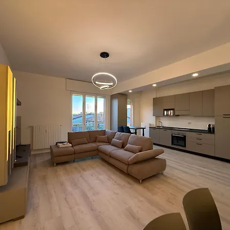 דירה Modern & Chic, 3 Bedrooms, 2 Baths And Balcony ברגמו