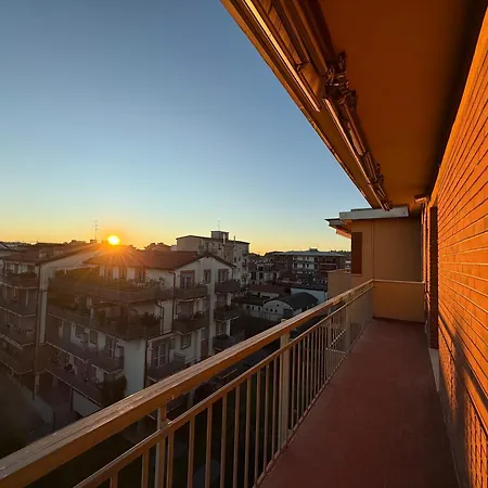 Apartment Modern & Chic, 3 Bedrooms, 2 Baths And Balcony Bergamo